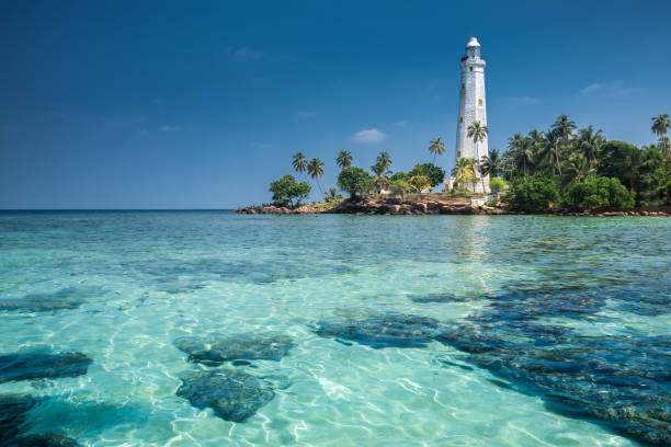Dondra Head — tallest lighthouse in Sri Lanka, yellow window details