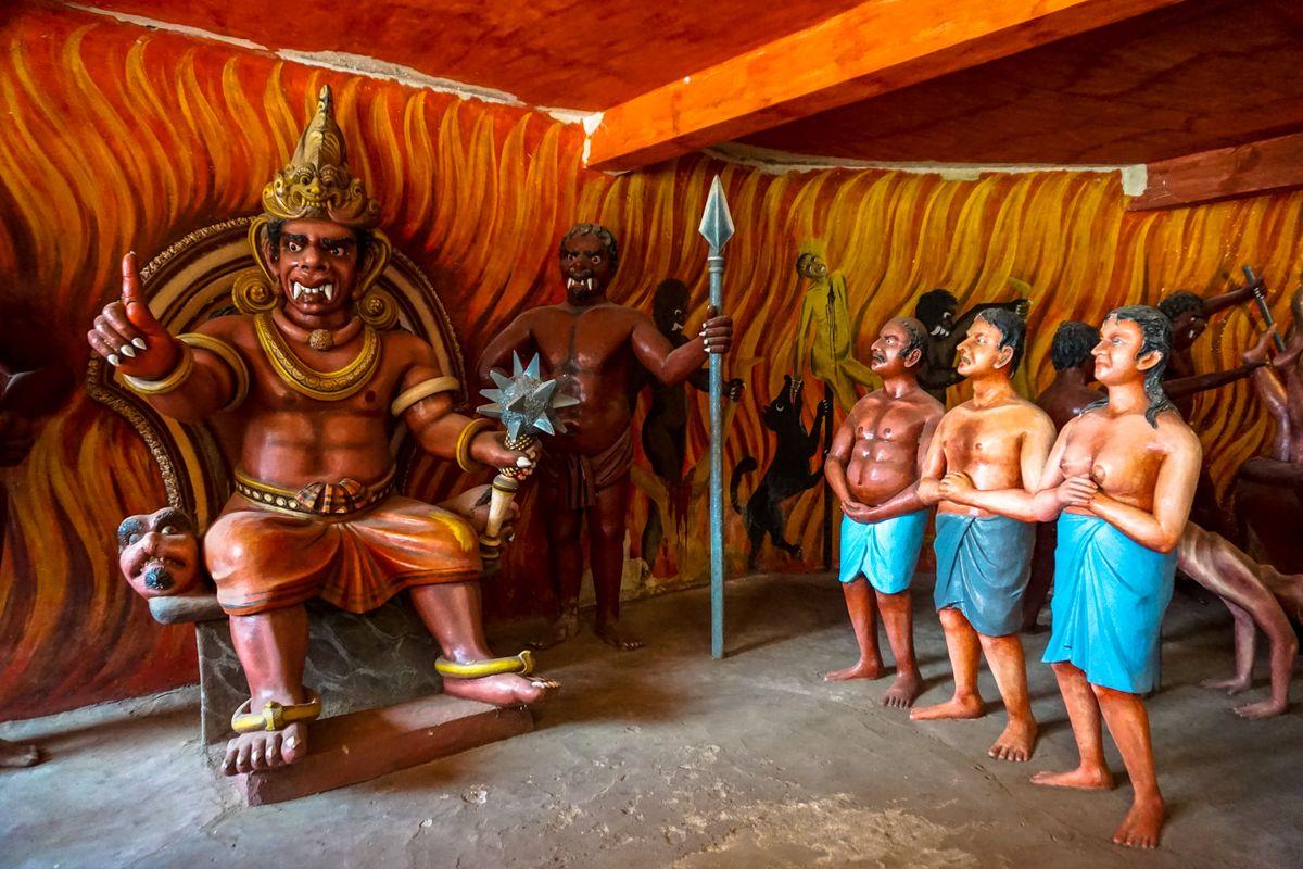 Wewurukannala temple visit — Dickwella area cultural sightseeing