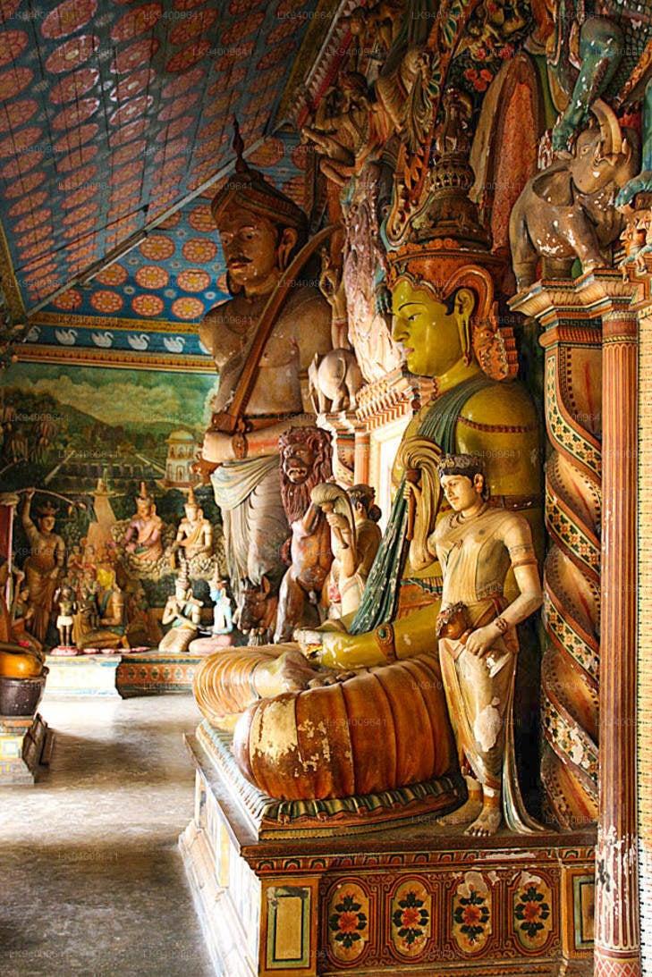Wewurukannala Vihara — Jataka story paintings and temple architecture