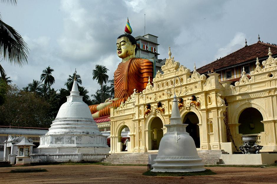 Wewurukannala Viharaya — approach to the 160 ft seated Buddha statue