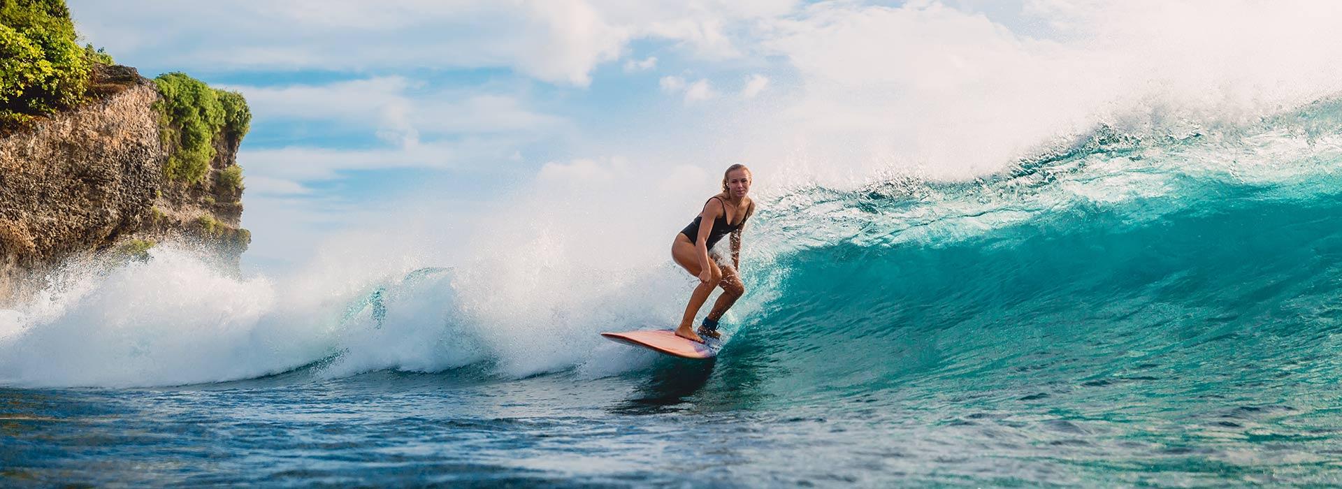 Hiriketiya surfing beach