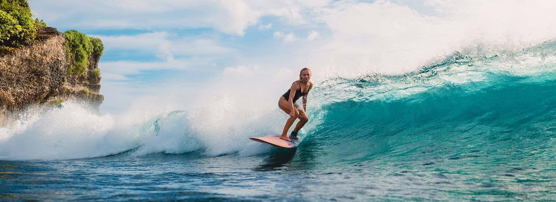 Hiriketiya surfing beach